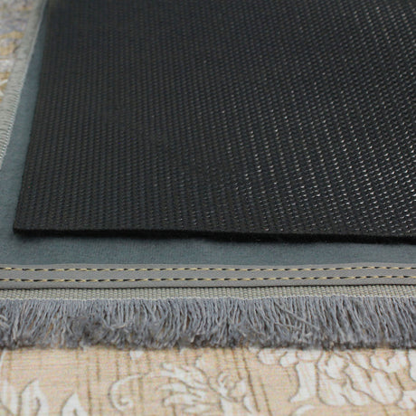 Vista completa del frente y reverso de la capa superior y capa inferior de la alfombra 'Serenity', resaltando su estructura y el diseño de su base.