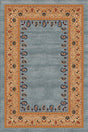 Alfombra exclusiva 'Cachemir' sobre un fondo blanco, mostrando su diseño ornamentado con patrones florales y de cachemira en tonos de naranja, beige y azul sobre un fondo gris. Ideal para añadir distinción y calidez a cualquier espacio. Lavable en lavadora, base antideslizante, sin pelusas e hipoalergénica.